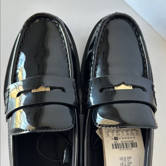 Zara Women’s Glossy Black Slip-On Loafers - Picture 6 of 15